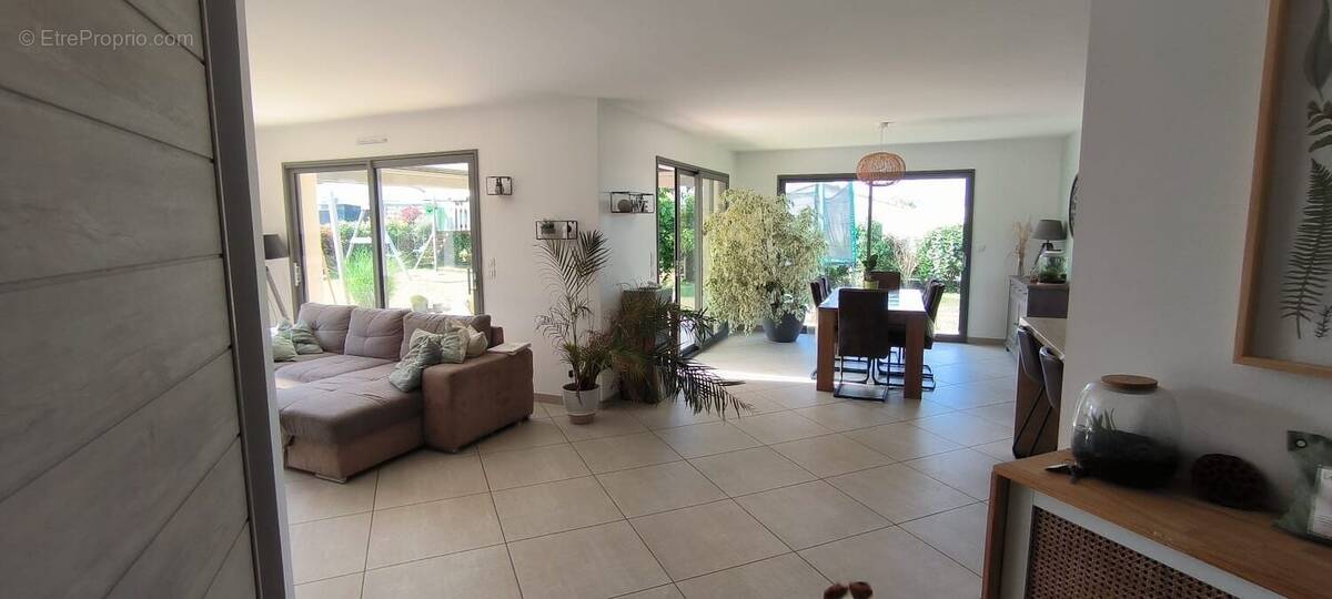 Maison à SAINT-GELAIS