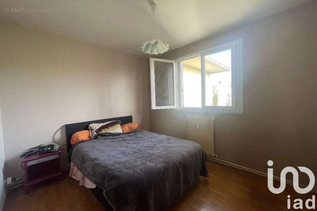 Photo 6 - Appartement à SAINTE-GENEVIEVE-DES-BOIS