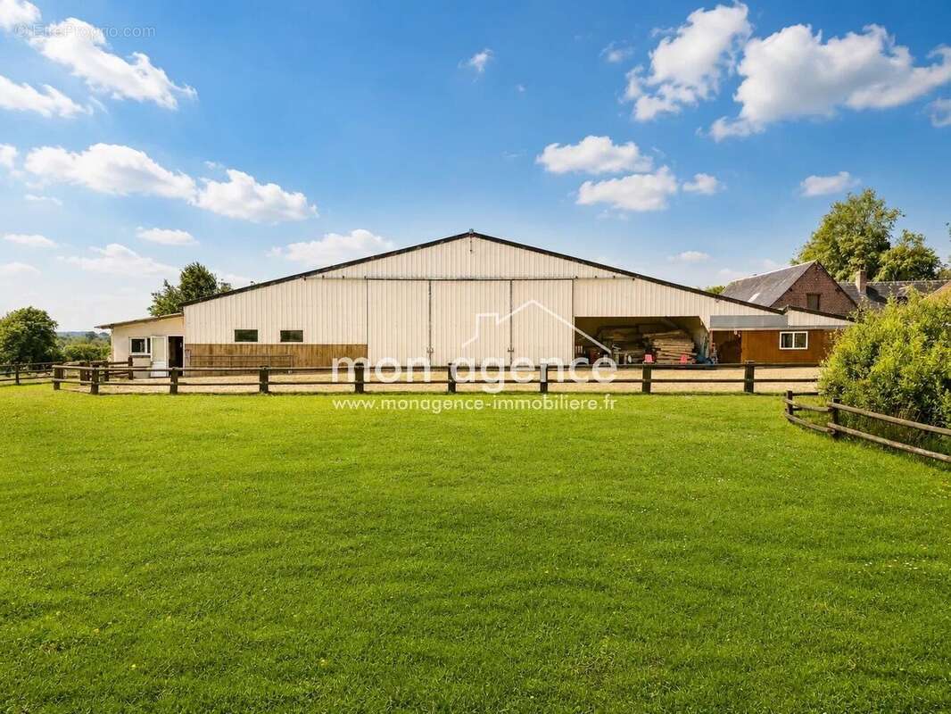 Haras d'exception de 12 hectares aux portes du Pays de Bray - photo 2