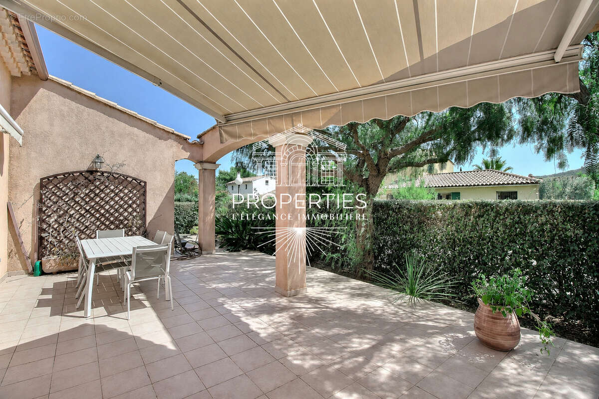 Bormes - maison de plain-pied - 146 m² - 5 pieces - normes pmr - garage - photo 10