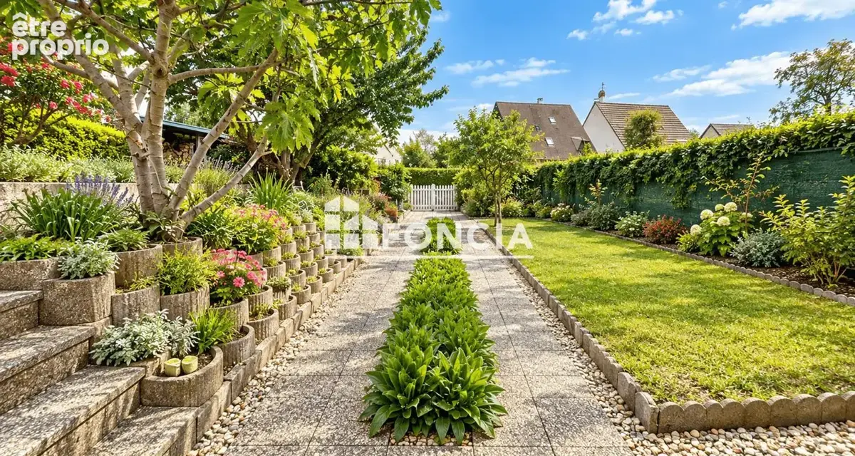 Noiseau • Maison de construction traditionnelle • 131 m² au sol sur parcelle de 450 m² - photo 1