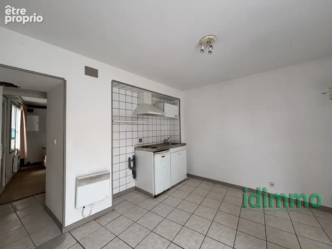 Maison ancienne a renover de 48 m2 sur un terrain clos de 63 m2. 5 mn de la gare et du vieux port. - photo 7