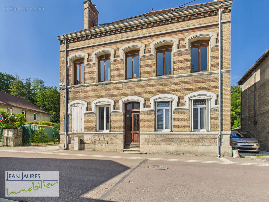 Appartement à SAINT-JULIEN-LES-VILLAS