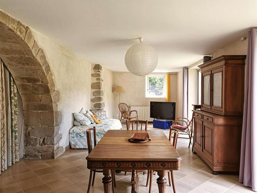   - Maison à JAUJAC