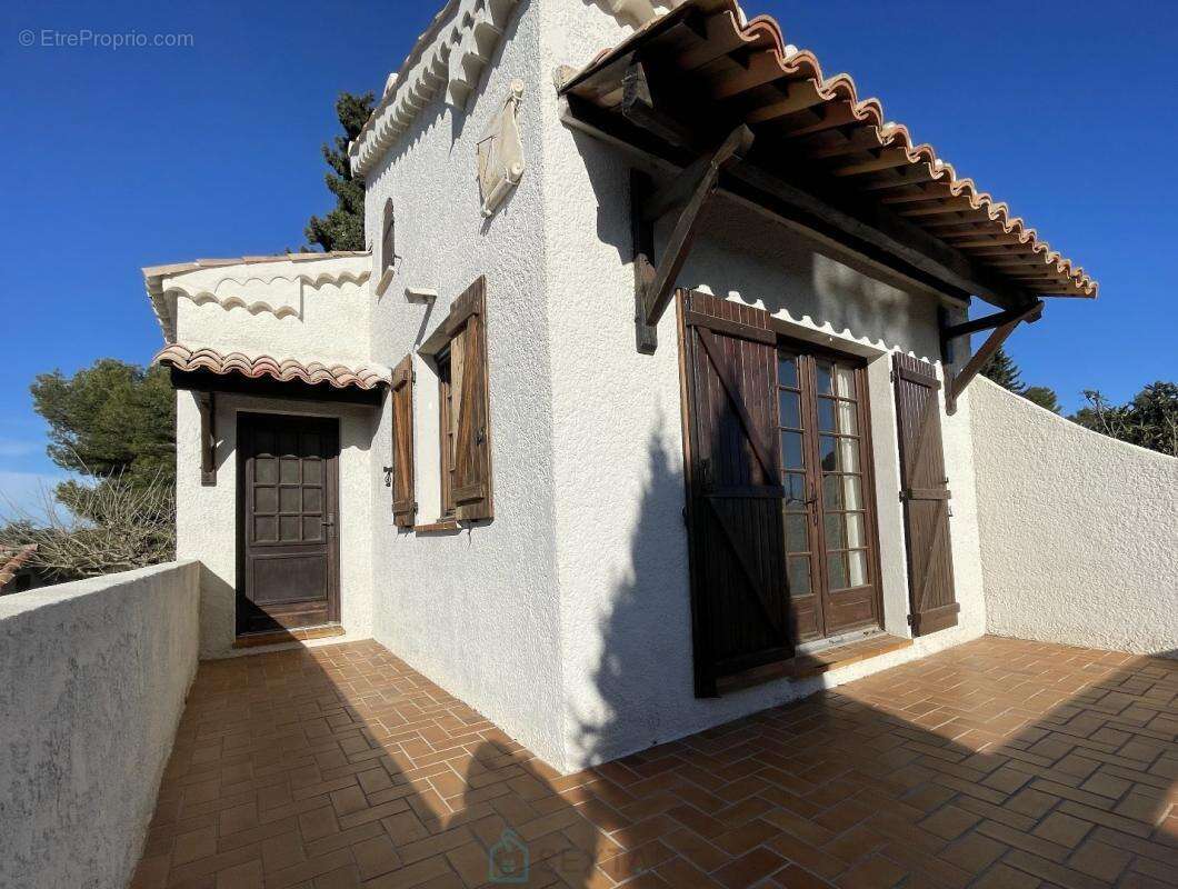 Maison 230 m² à Istres  - photo 16