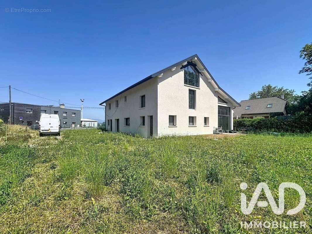 Maison 346 m² à Vetraz-Monthoux  - photo 2