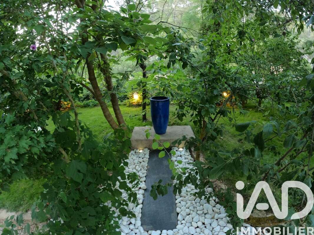 Photo 7 - Commerce à AURIOL