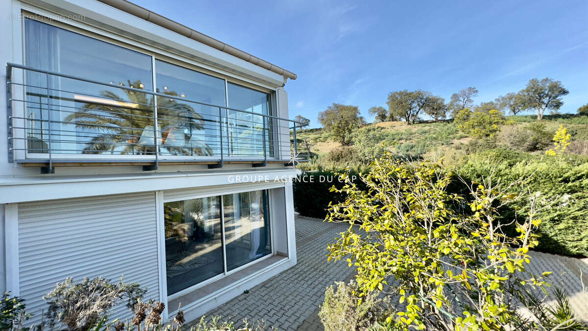 Maison à LES ISSAMBRES