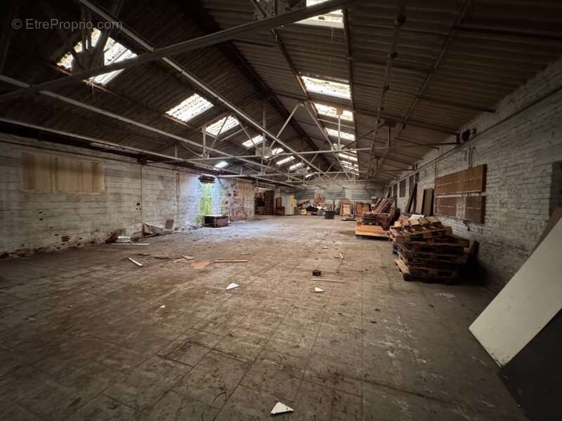 Commerce à MENNEVRET