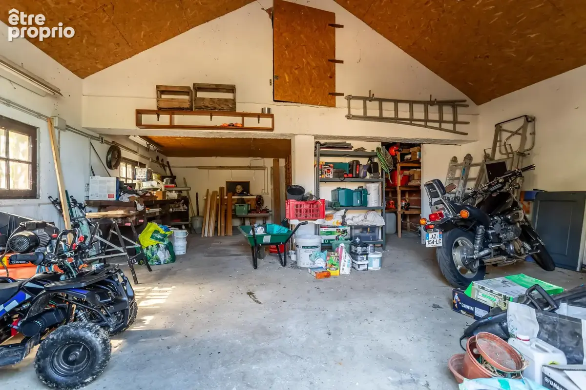 Country house with garage, annexe and outbuildings - photo 41
