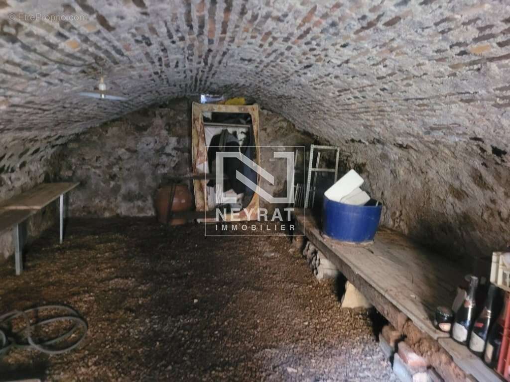 Maison à LA MOTTE-SAINT-JEAN