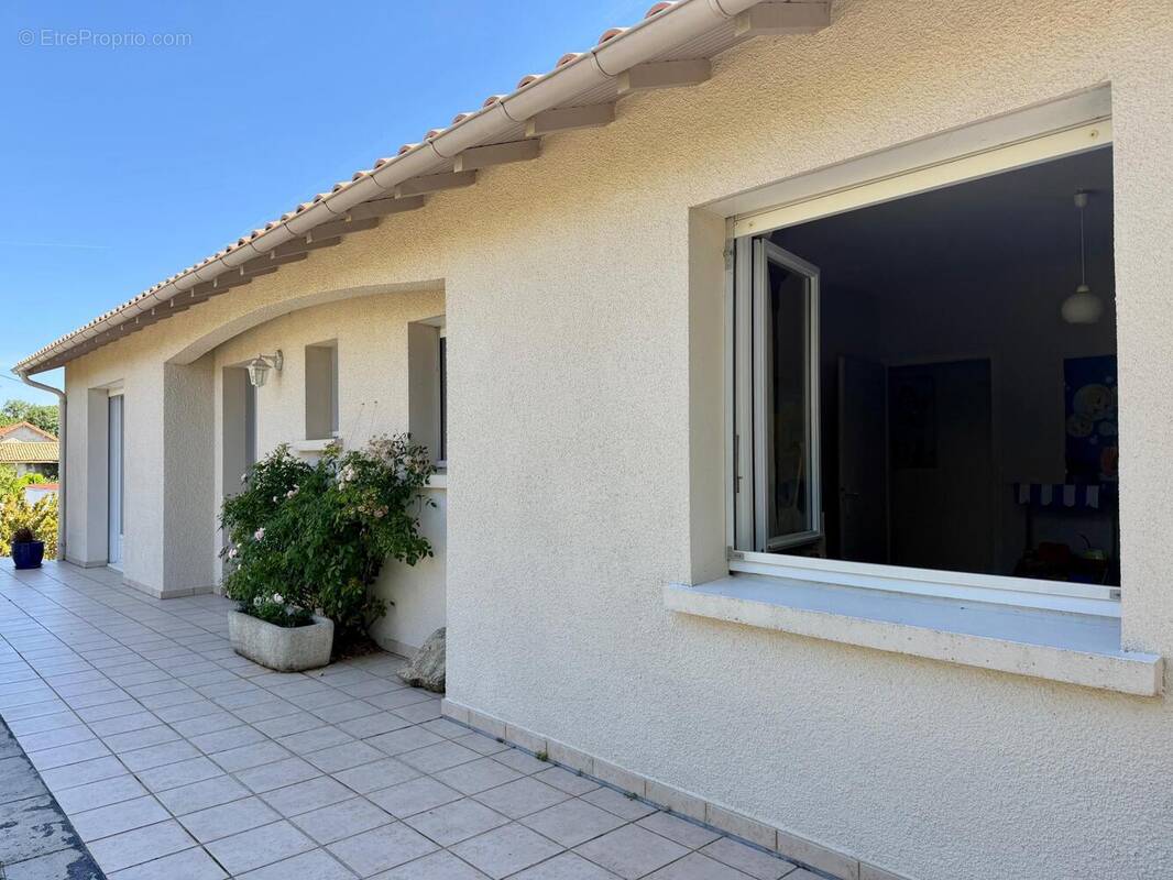 Photo 1 - Maison à SAINTE-OUENNE