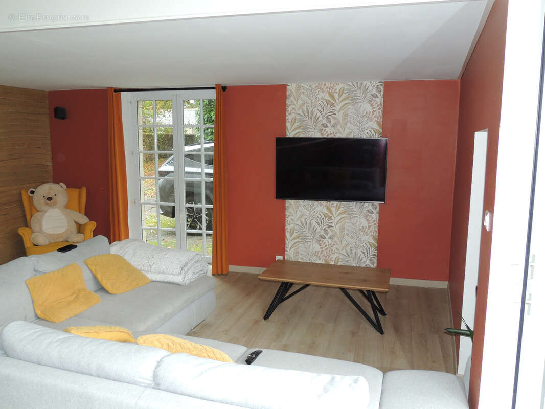 Maison à SAINT-MARTIN-DES-NOYERS