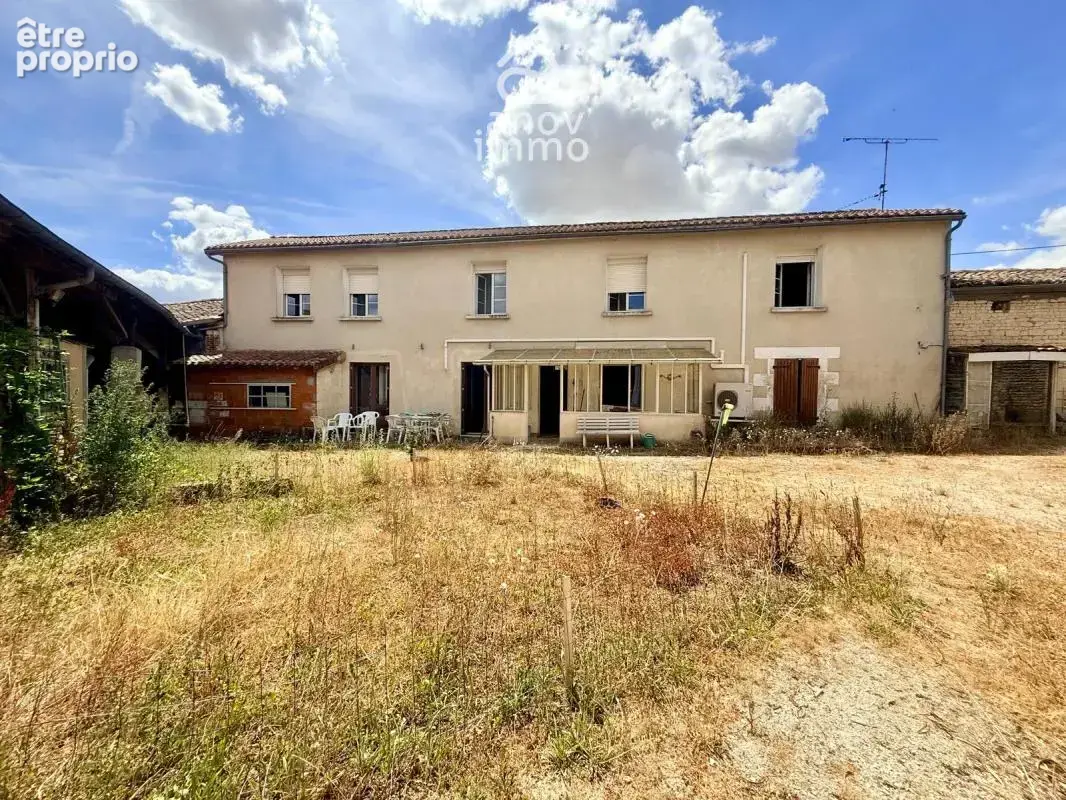 Maison à CHAMPNIERS