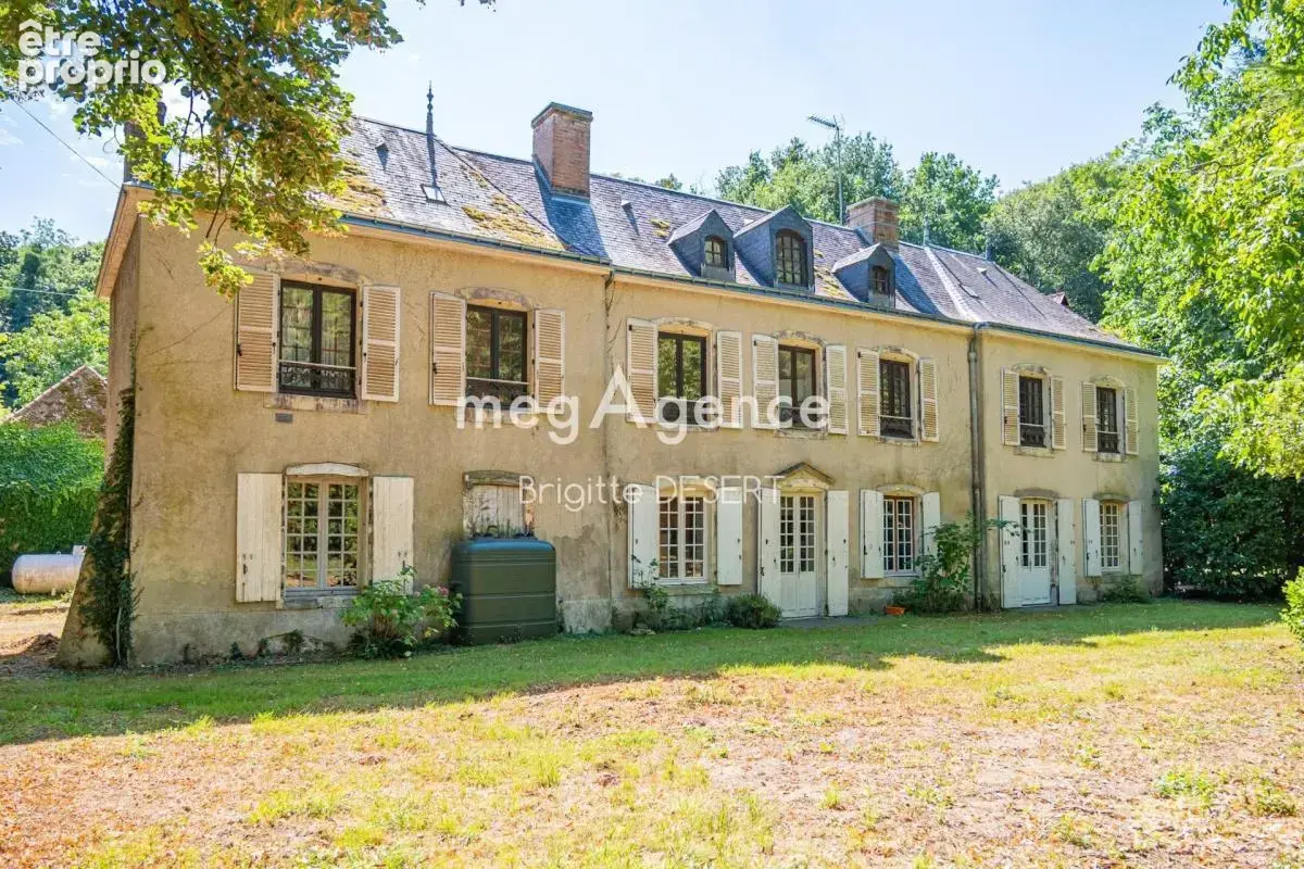 Maison de Maître à rénover sur 10 hectares boisés - photo 2