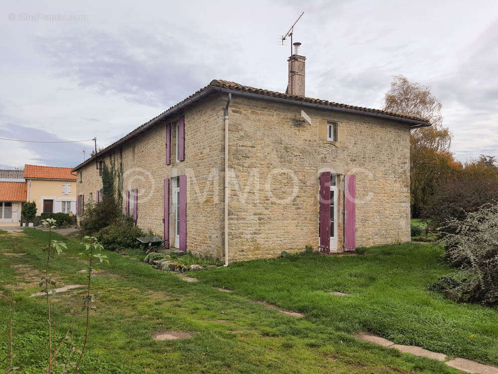 Maison à LEZAY