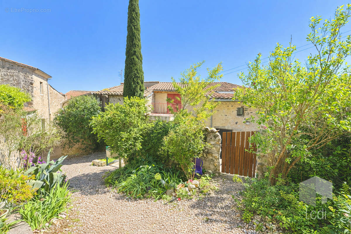 ROCHEMAURE, maison de village de 130 m2 - photo 3