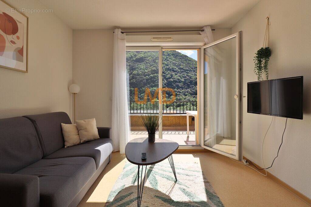 Appartement à AVENE