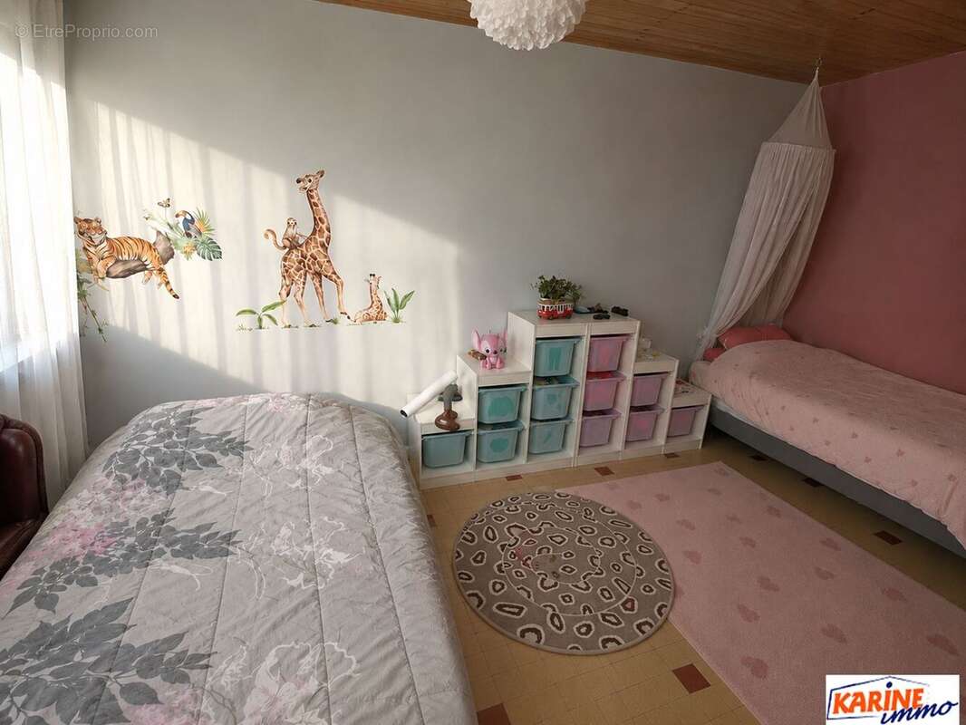 Appartement à FONTAINES-SAINT-MARTIN