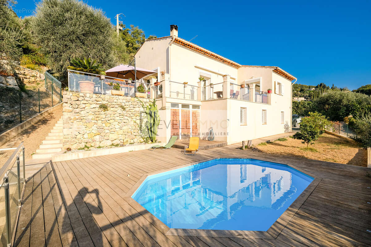 Maison à CARROS