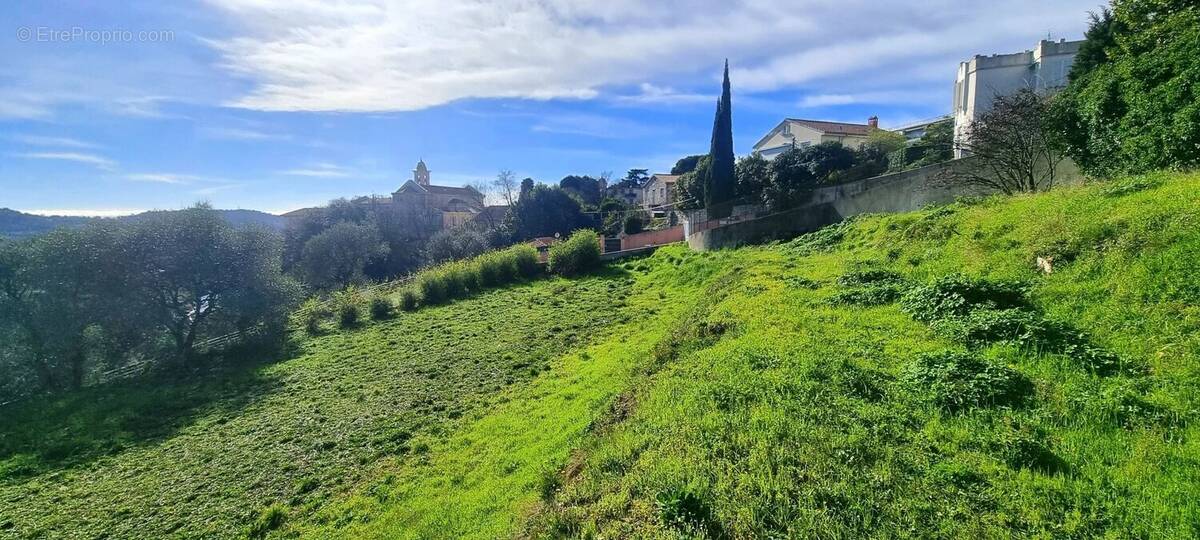 Terrain à NICE
