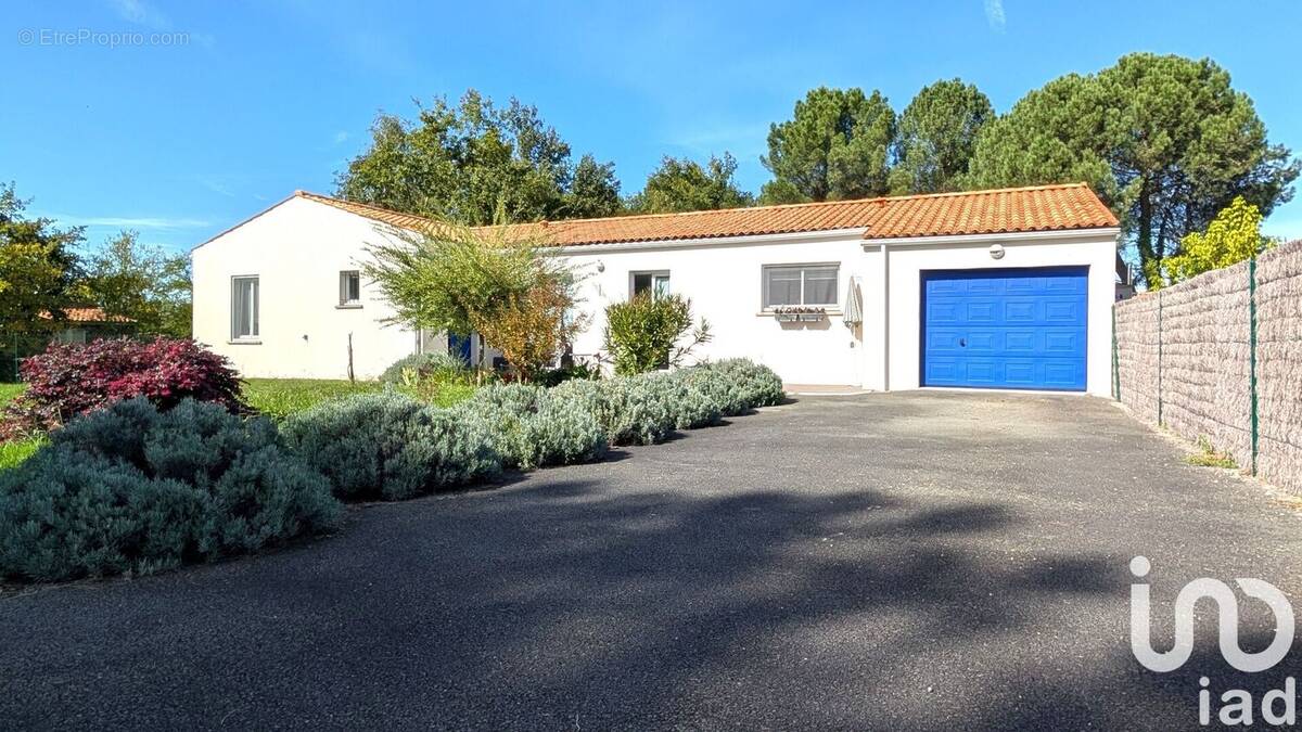 Photo 1 - Maison à MONTENDRE