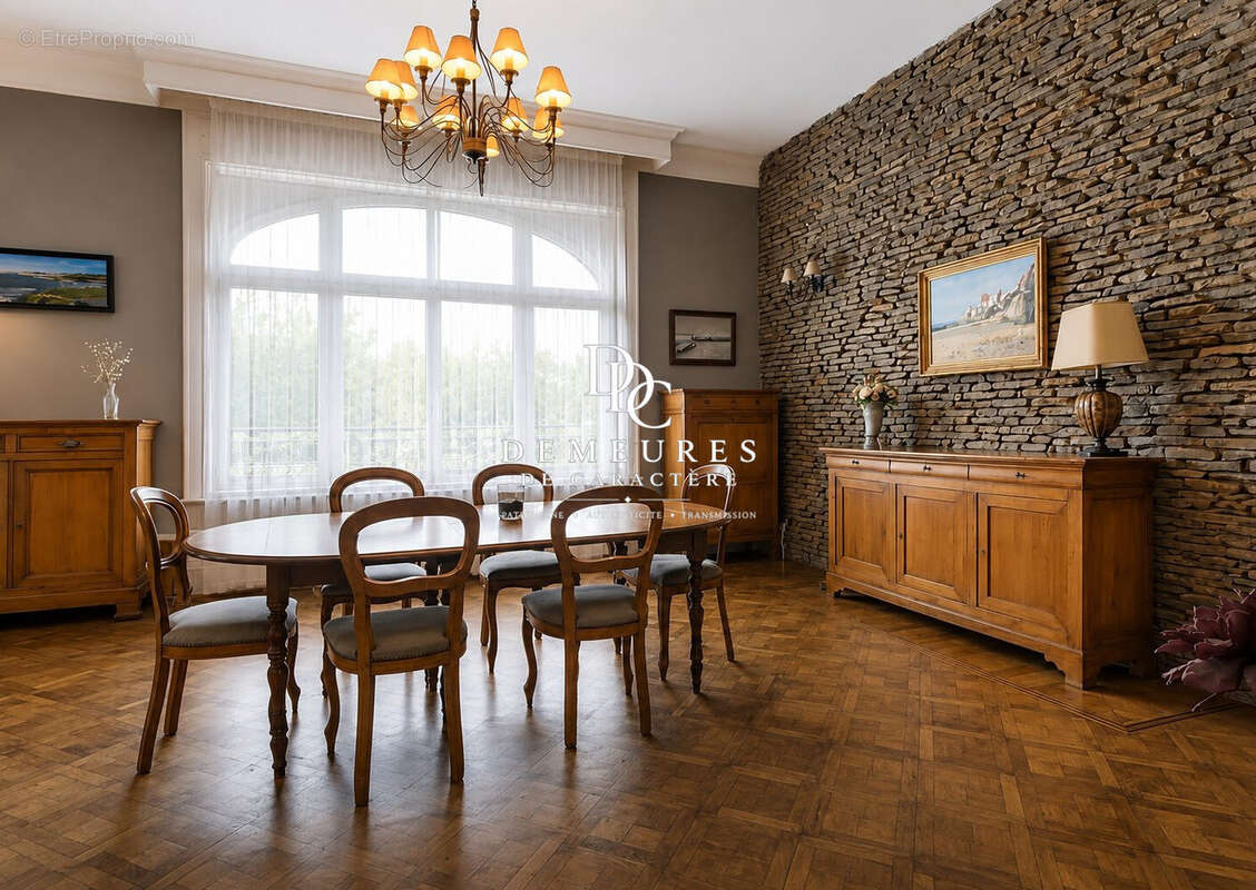 Maison 399 m² à Saint-Leonard  - photo 9