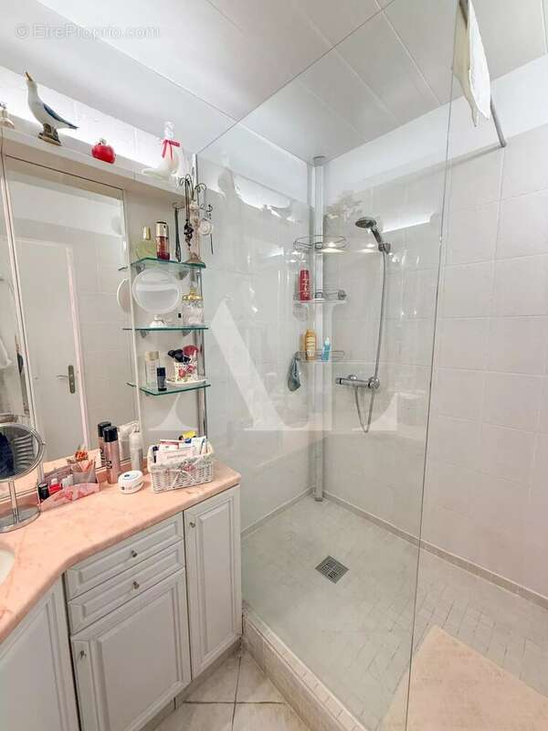 Appartement à VALLAURIS