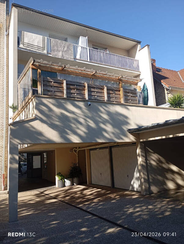 Appartement à LES PAVILLONS-SOUS-BOIS