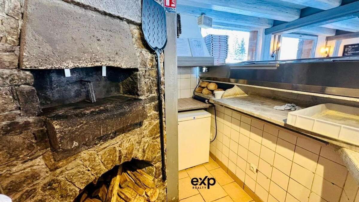 Commerce à LES ALLUES