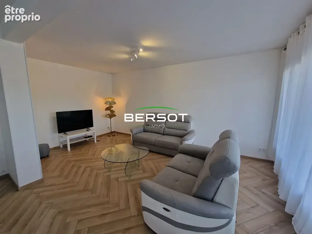 Appartement T4 à Besançon de 92 m² entièrement rénové - photo 2