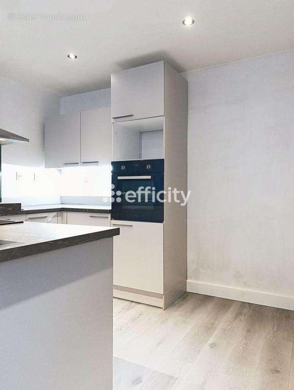 Appartement à SAINT-MARTIN-D'HERES