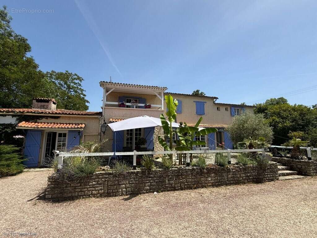 Maison à VERTEUIL-SUR-CHARENTE