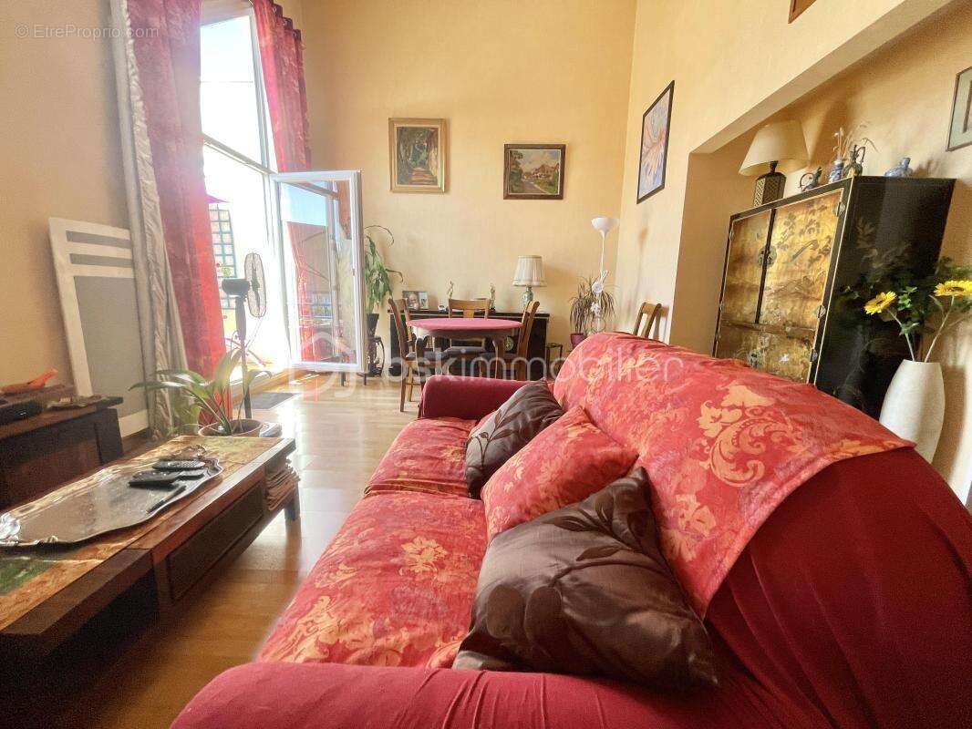 Appartement à BEAUCHAMP