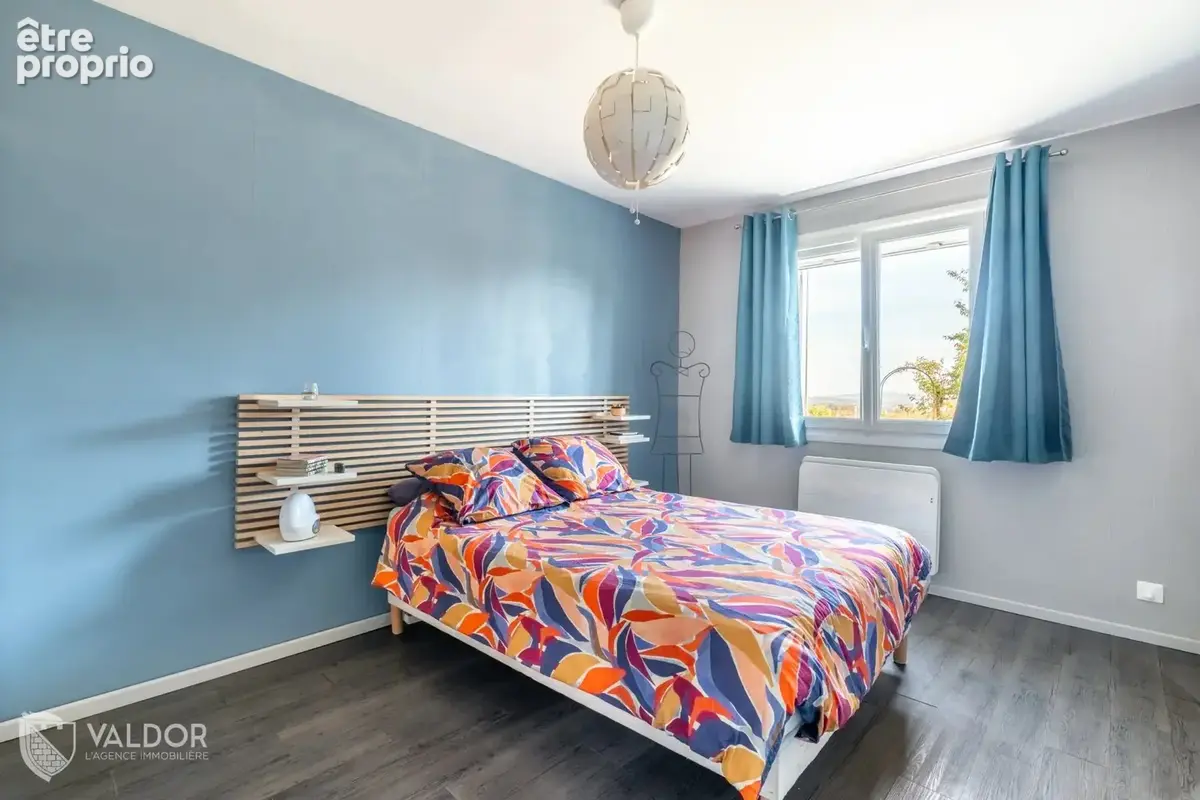 SAVIGNY – Maison familiale rénovée avec vue dégagée et grand sous-sol - photo 11