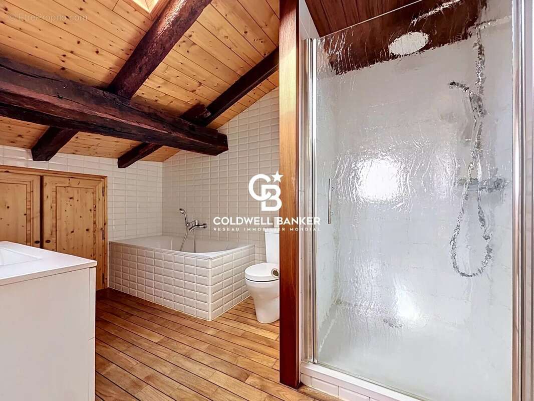 Appartement d'exception - proche du marché Rochelais - photo 14