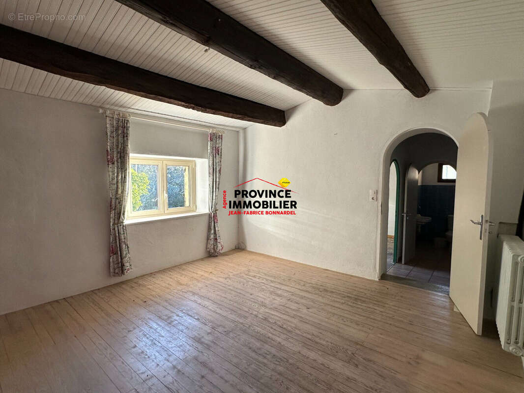 Maison 264 m² à Grignan  - photo 9
