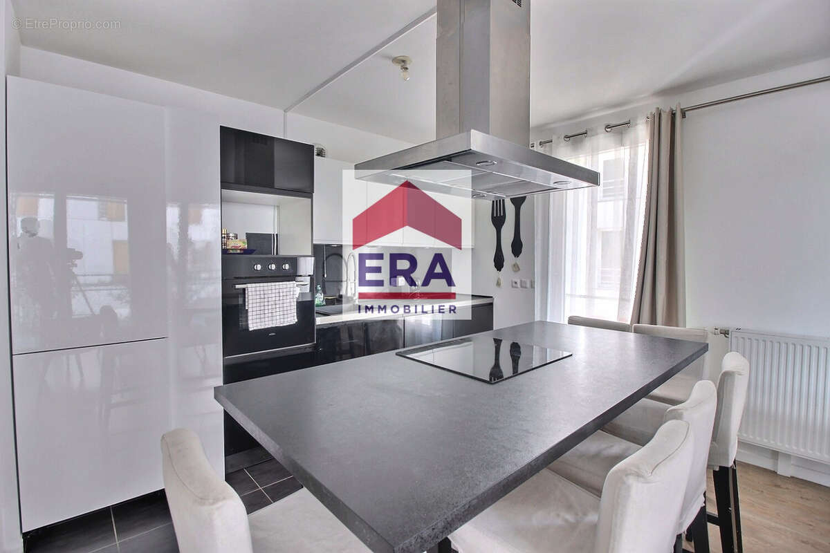 Appartement à L'ILE-SAINT-DENIS