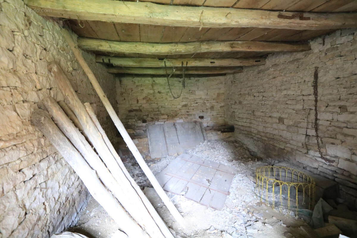 Maison à SENNEVOY-LE-BAS