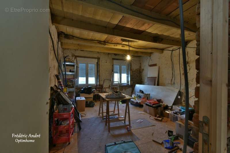 Maison à POURU-AUX-BOIS