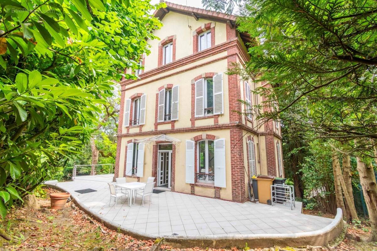 Maison à MONTMORENCY