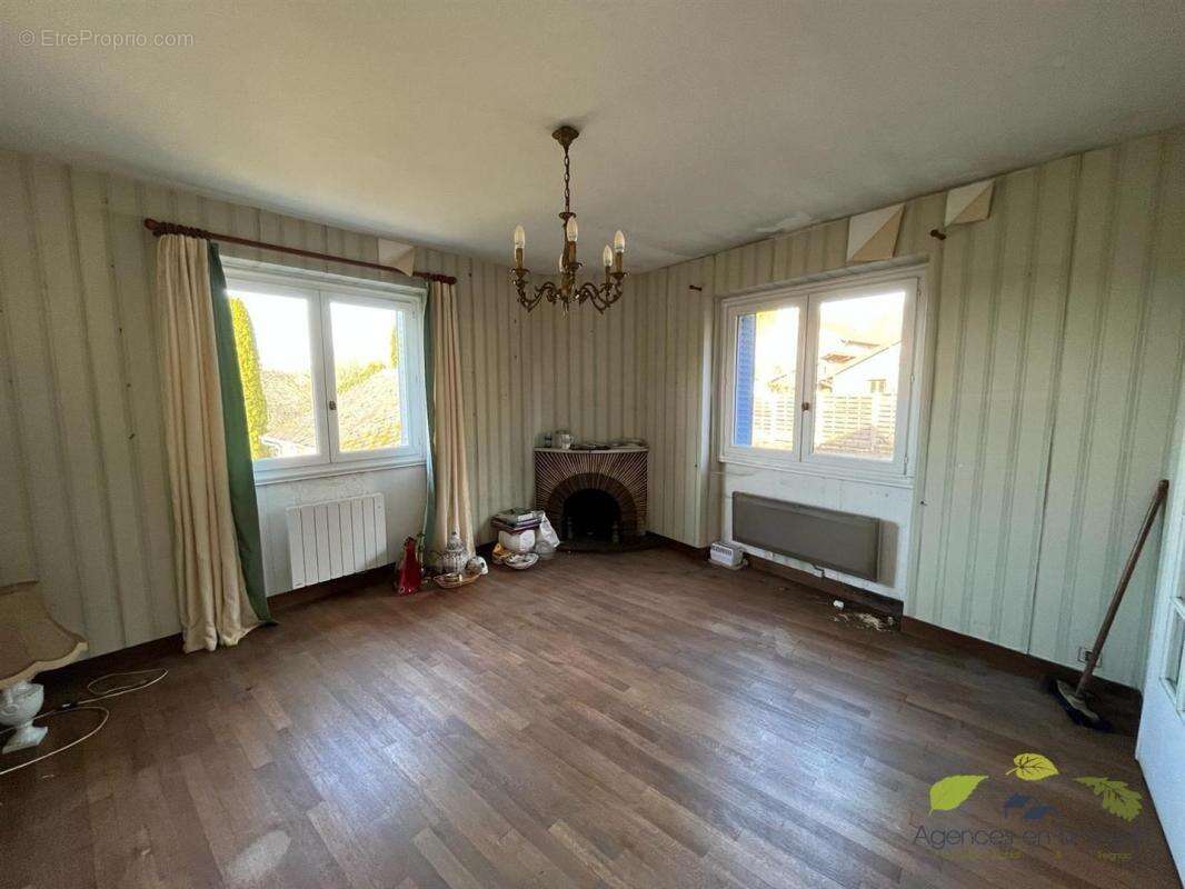 Maison à SAINT-AMAND-JARTOUDEIX