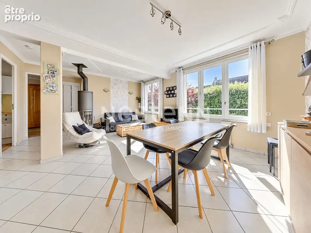 Maison Champs Sur Marne - Sous-sol surélevé - 7 pièces - photo 2