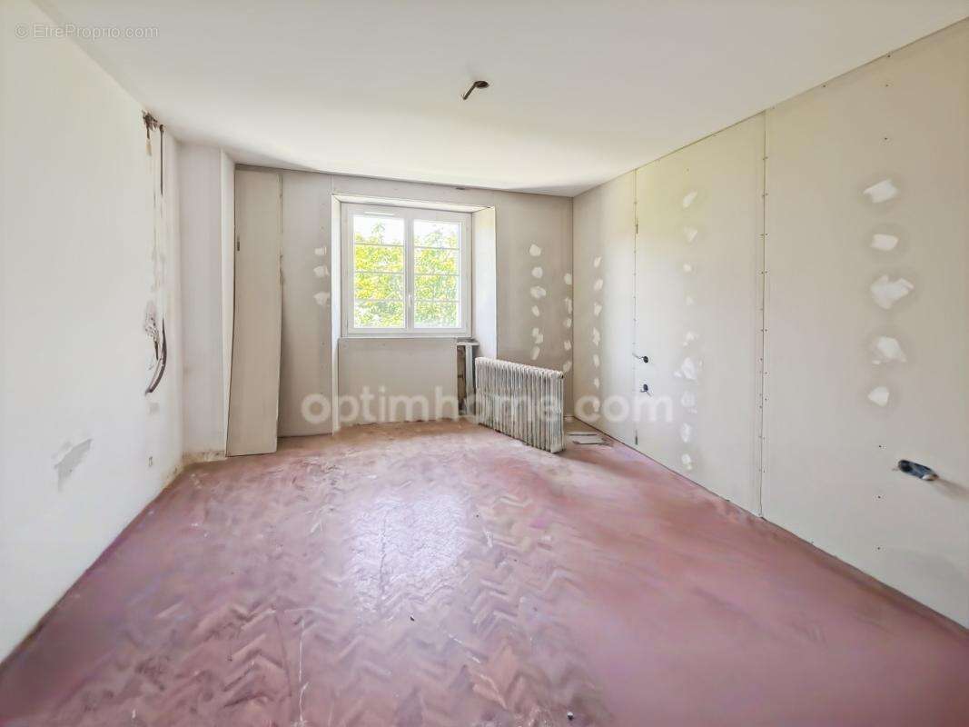 MAISON EN PIERRE 134 m² – 6 pièces – Cassaigne (Gers) - photo 9