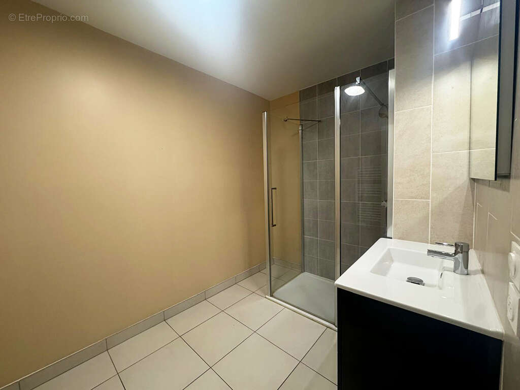 Appartement 65 m² à Savigny-Sur-Orge  - photo 9
