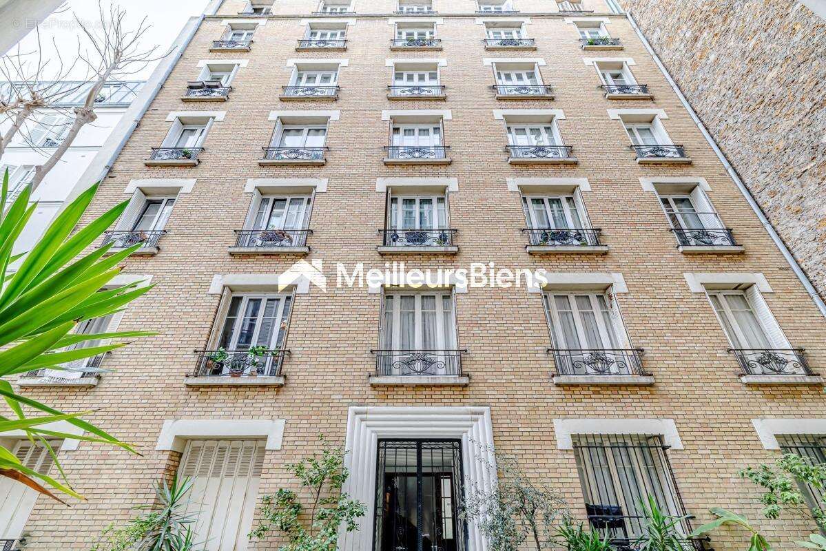Appartement à PARIS-17E