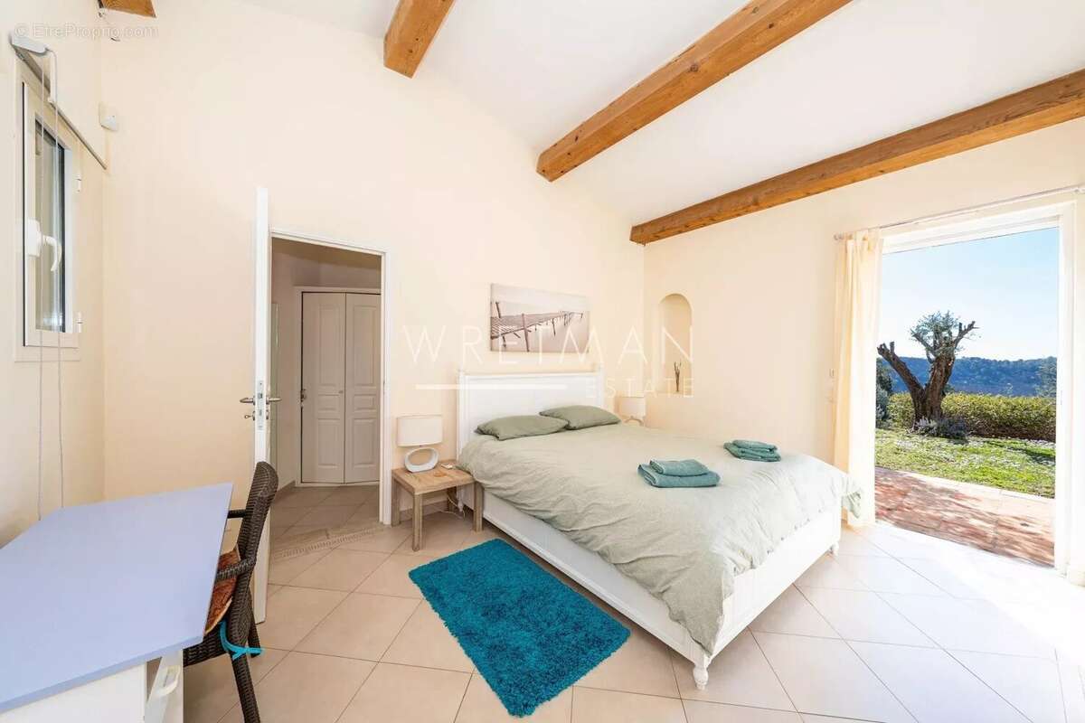 Maison à TOURRETTES-SUR-LOUP