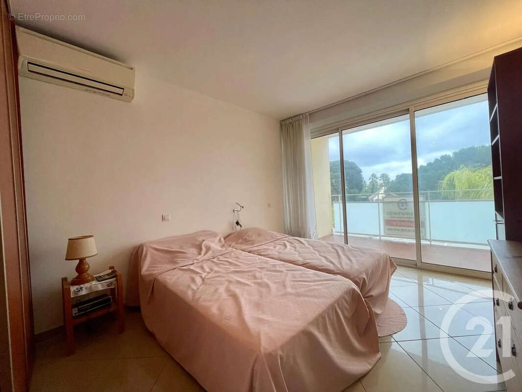 Appartement à BORMES-LES-MIMOSAS