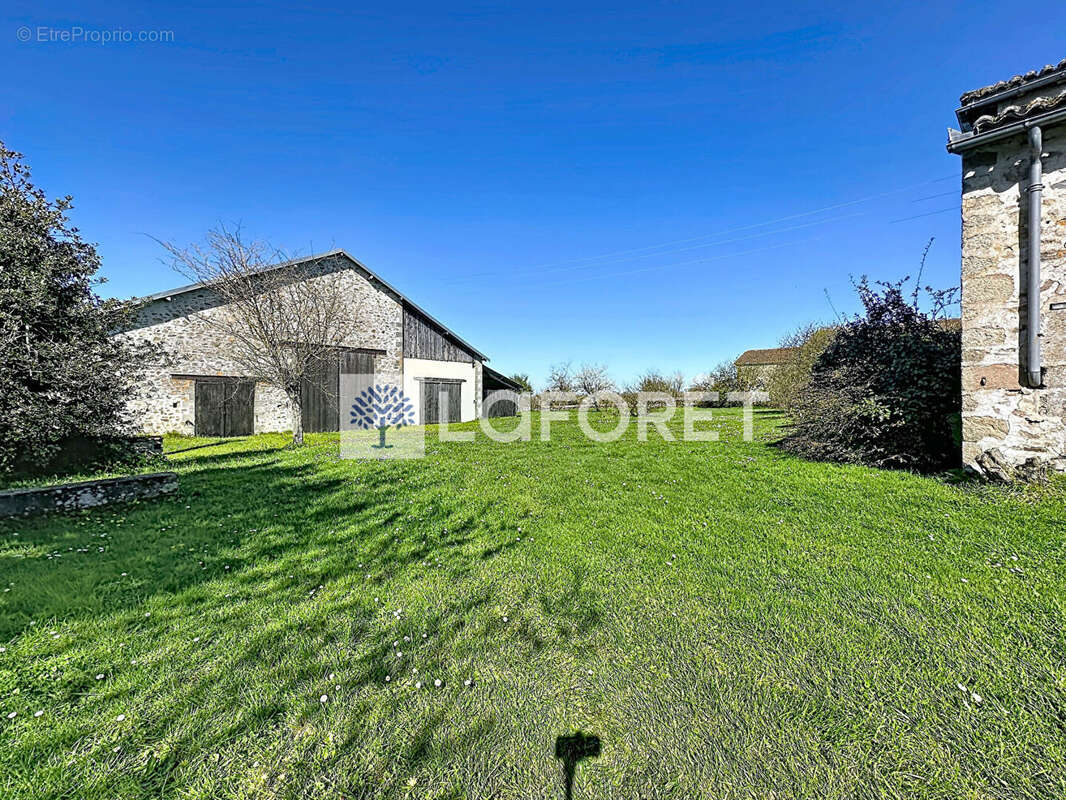 Maison de caractère avec dépendances - photo 20