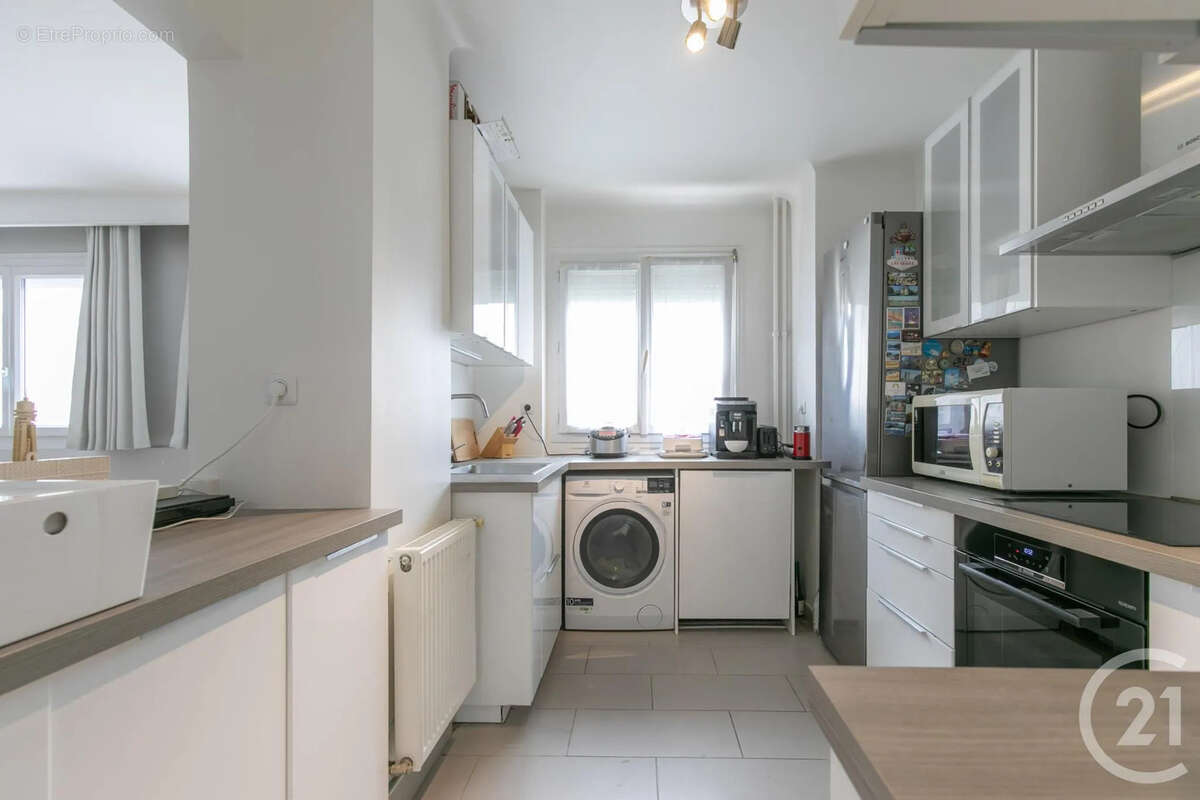 Appartement à SAINT-MAUR-DES-FOSSES